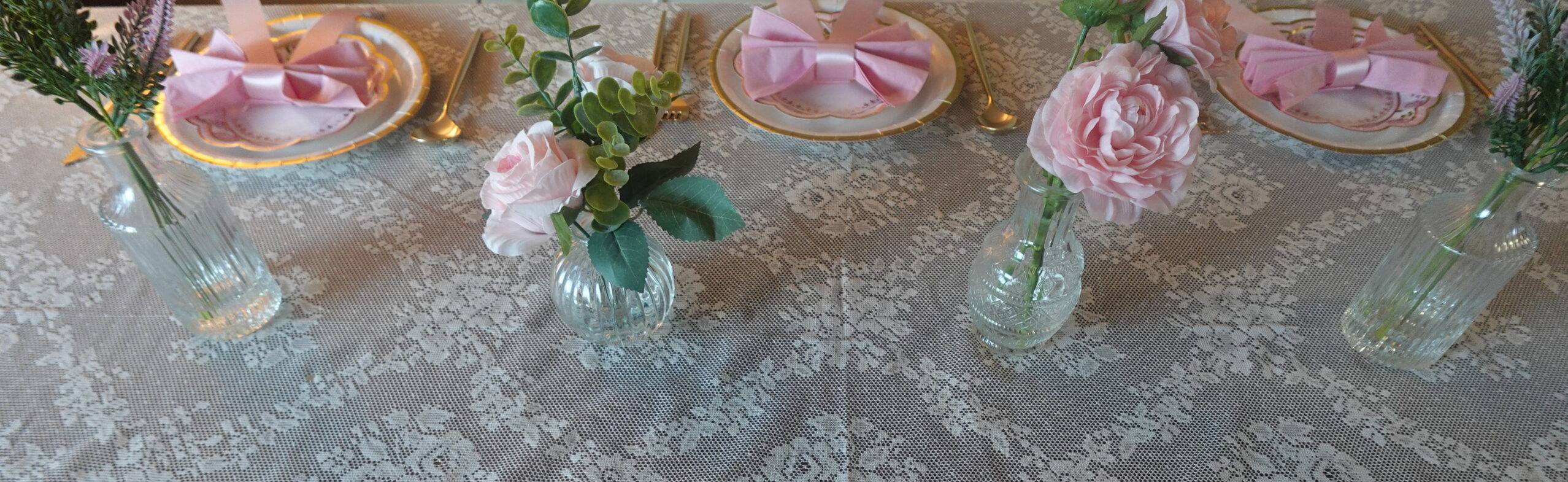 How to Style a Beautiful Table for Mother’s Day